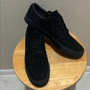 Nike Men's Stefan Jonaski “By You” Triple Black Suede 826232-986